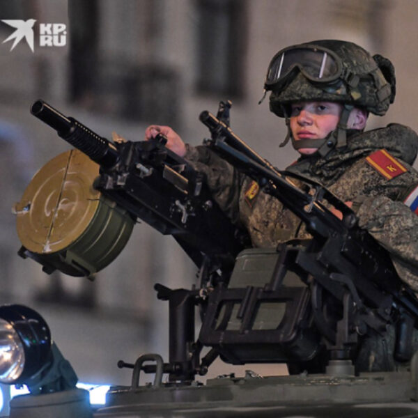 Ночная репетиция Парада Победы