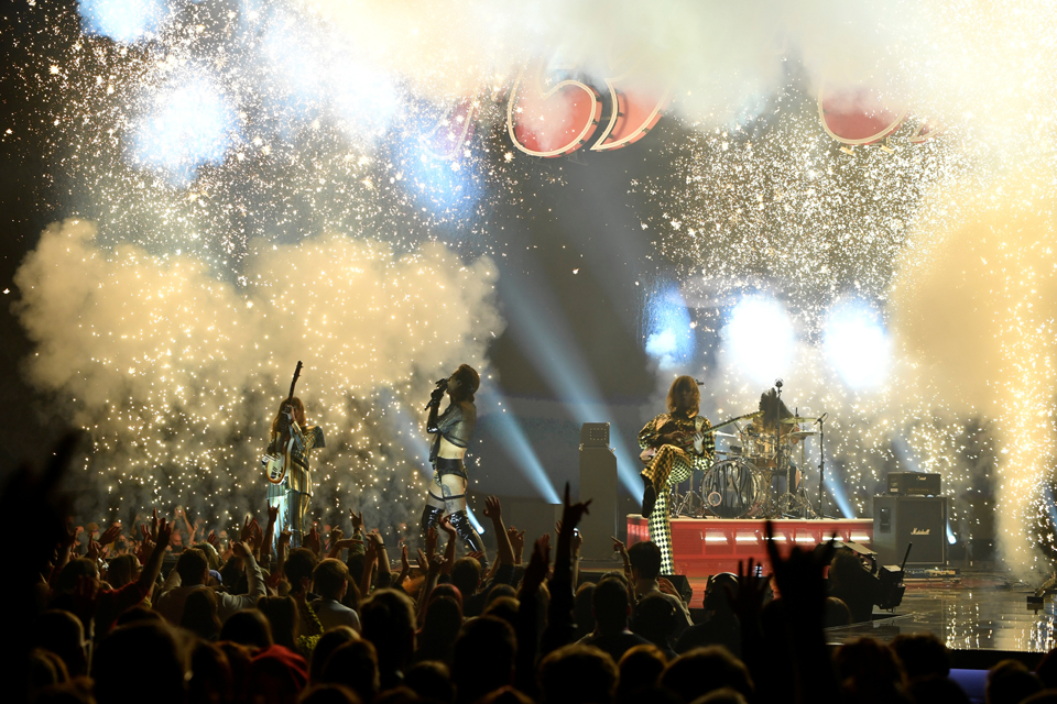 Как наш Шура в 90-е: Солист Maneskin Дамиано Давид удивил смелым образом