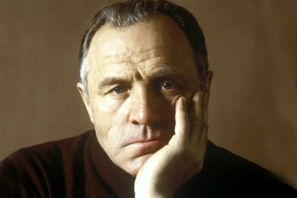 95 лет со дня рождения Михаила Ульянова: недовольство собой на экране, роли Жукова и легенда о запертой жене актера