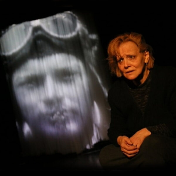 Спектакль «Мать обвиняет» в Театре у Никитских ворот