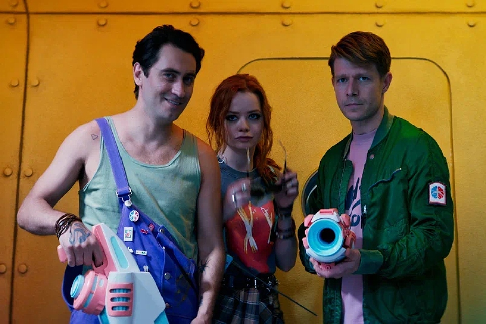 Музыканты The Hatters сыграли самих себя в фильме «Дорогая, я больше не перезвоню» с Никитой Ефремовым