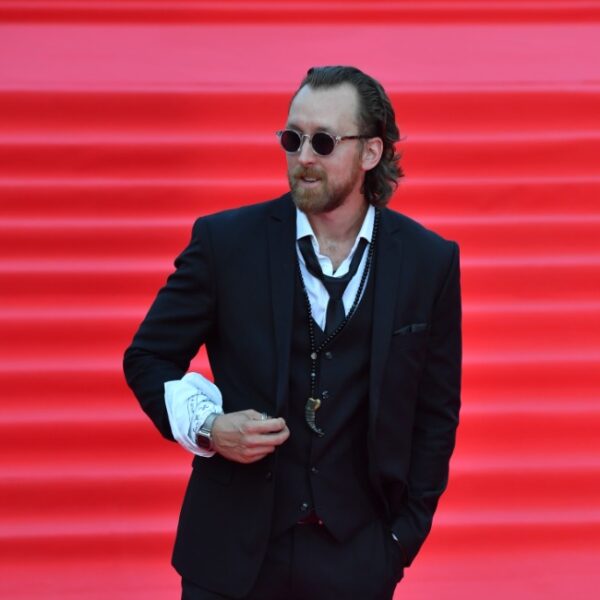 Спектакль «Вне подозрения»