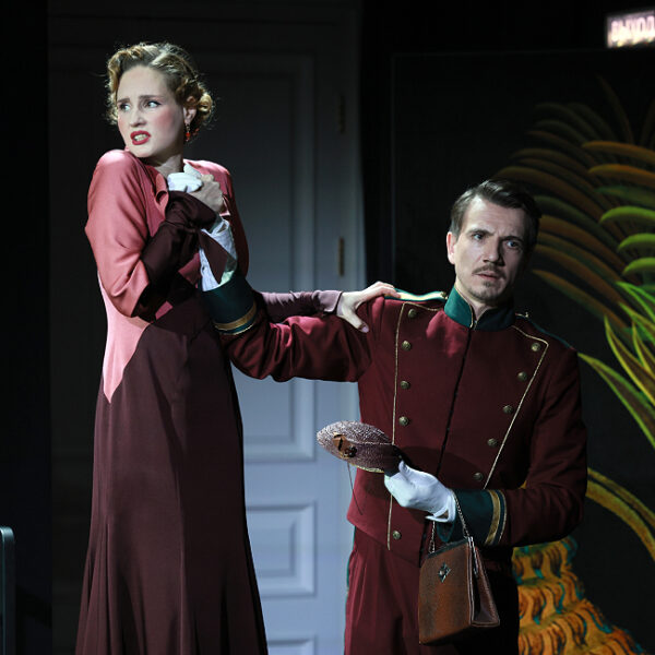 Спектакль «Беззаботные» в Малом театре