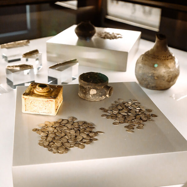 Выставка «Золотые монеты в истории династии Романовых» в Музее Международного нумизматического клуба