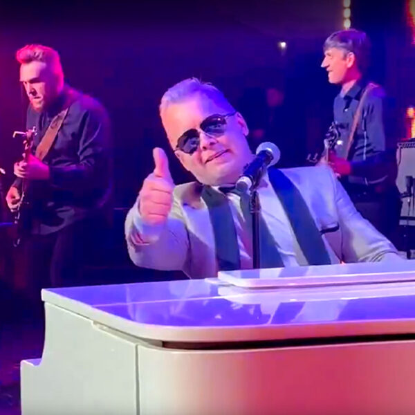 Концерт «Элвис Пресли трибьют. Денис Мажуков» в Академ Джаз Клубе