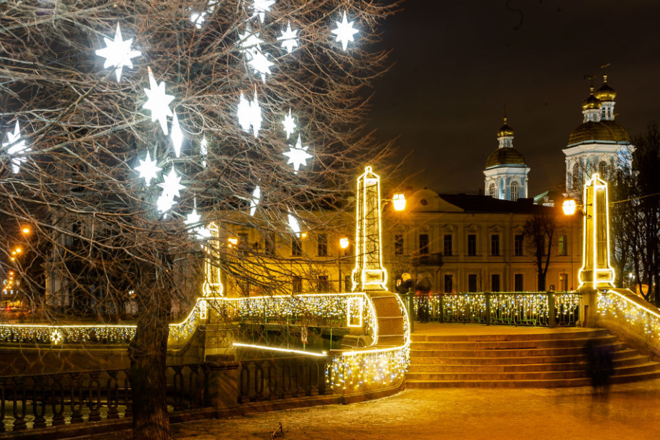 Зимние каникулы в Санкт-Петербурге пройдут без концертов, детских елок и вечеринок в ресторанах