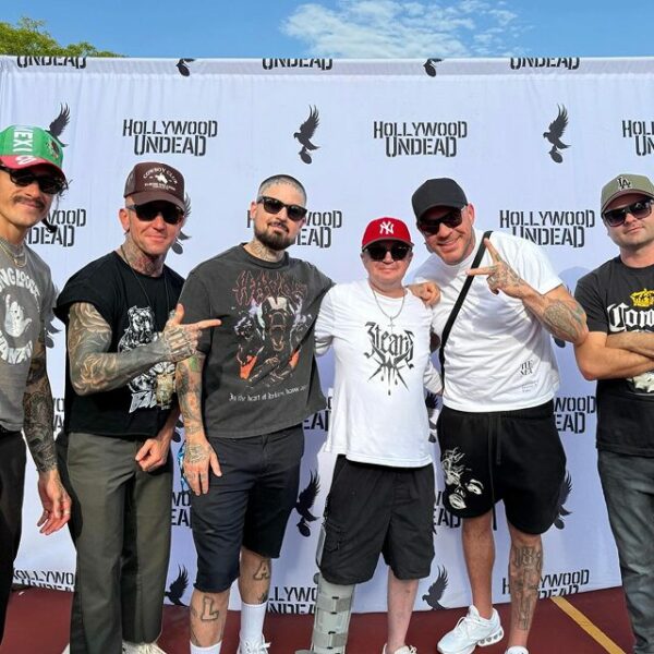 Концерт группы Hollywood Undead