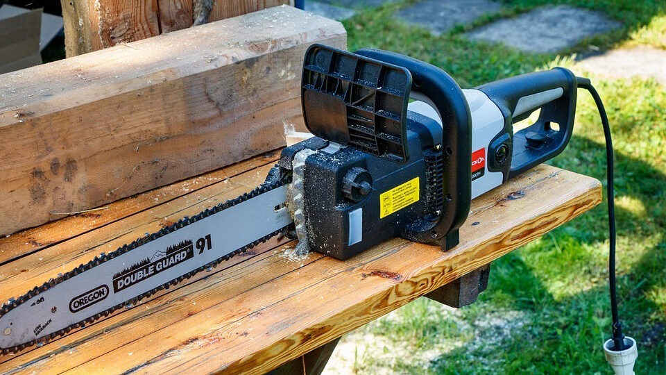 Nejlepší elektrické pily 2023