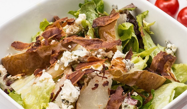 Салат с грушей и курицей