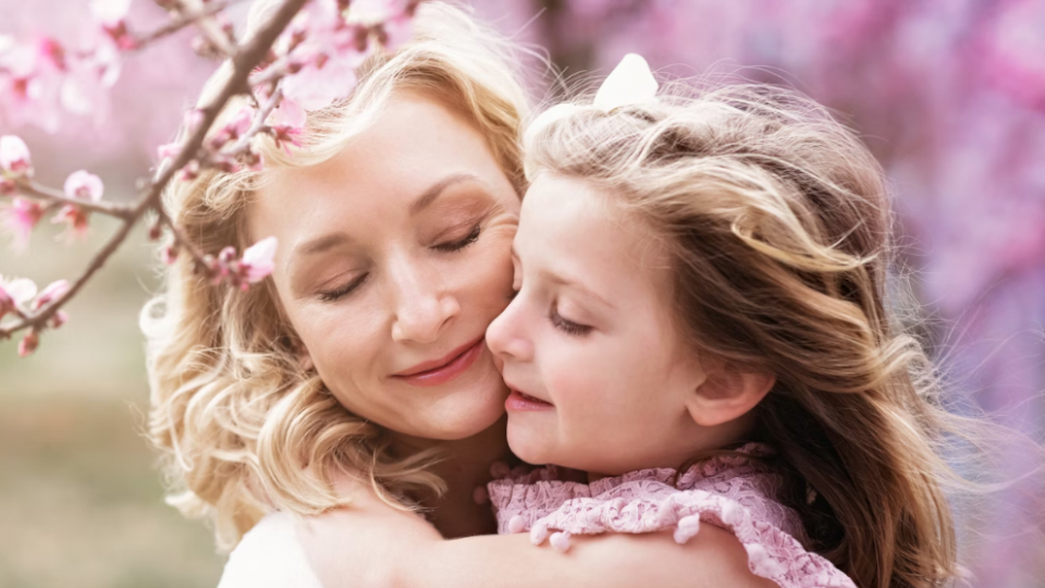 День дочери в 2021. День дочек апрель. Поздравления с днем дочери 25 апреля. Международный день дочери открытки. С международным днем дочери поздравления.