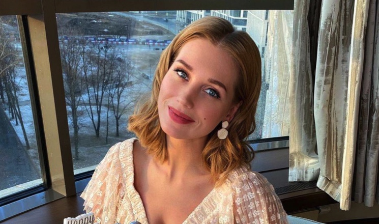 Кристина Асмус показала новое обручальное кольцо и рассказала о настоящих причинах развода с Харламовым