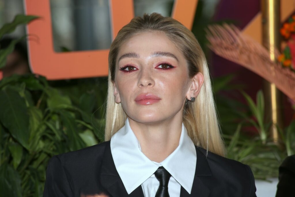 Новости шоу-бизнеса: Ивлеева стала «королевой картошки», Безрукову пришлось оправдываться на заправке, а Рудова плачет от голода