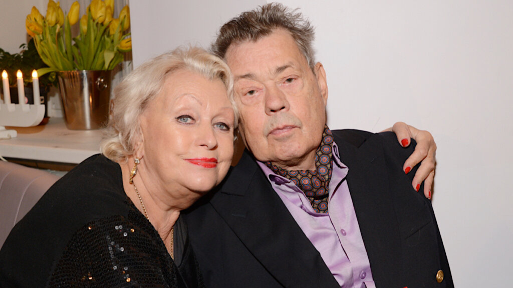 Известный актер рассказал, как осчастливил вдову Николая Караченцова
