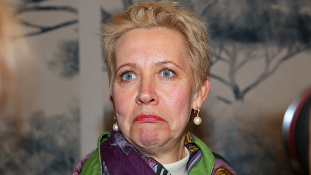 Оскандалившаяся Татьяна Лазарева оспаривает статус иностранного агента* в суде и рвется домой