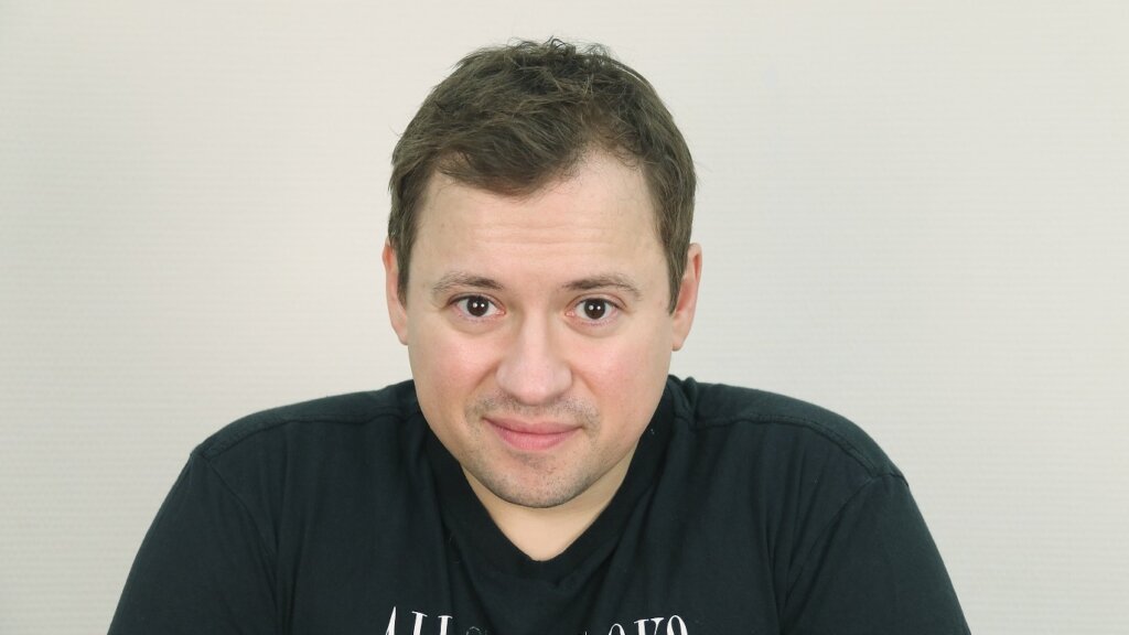 Униженный Андрей Гайдулян со стулом и криками набросился на звезду Comedy Club