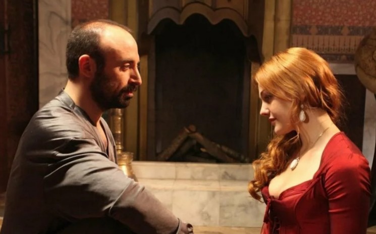 Халит Эргенч назвал главную черту характера Хюррем, покорившую Сулеймана