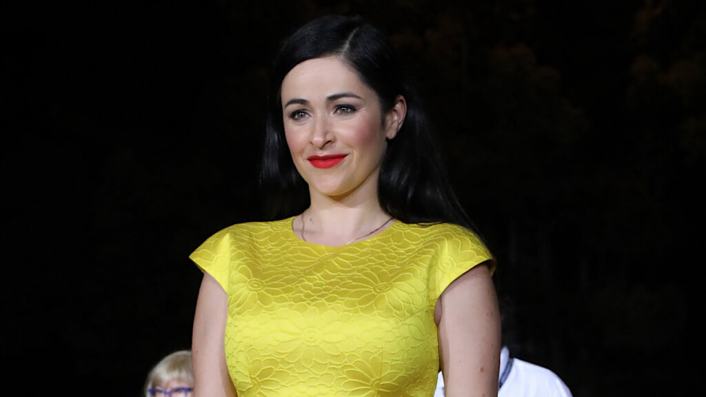 Бедность, откровенные съемки, скандальный развод: что происходит с исчезнувшей актрисой Любовью Тихомировой