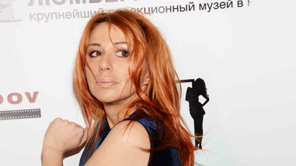 Алена Апина и блогер Дава сыграли камео в сериале «Все ОК»