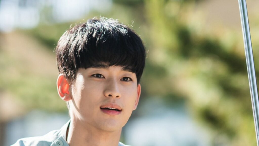 Юморист, амбидекстер и просто красавчик: яркая жизнь многогранного Ким Су-хёна