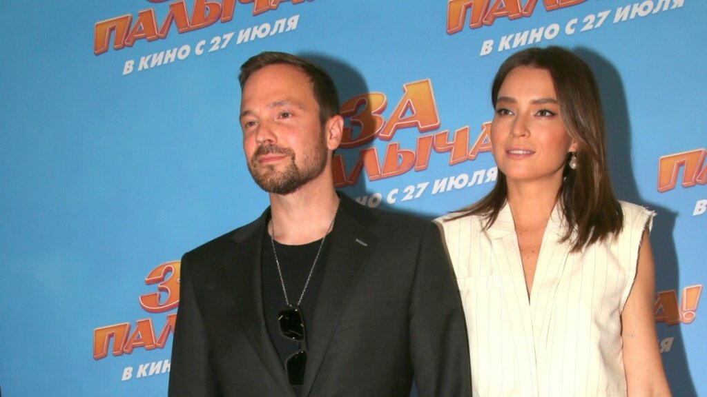 Алексей Чадов показал первое фото новорожденной дочки