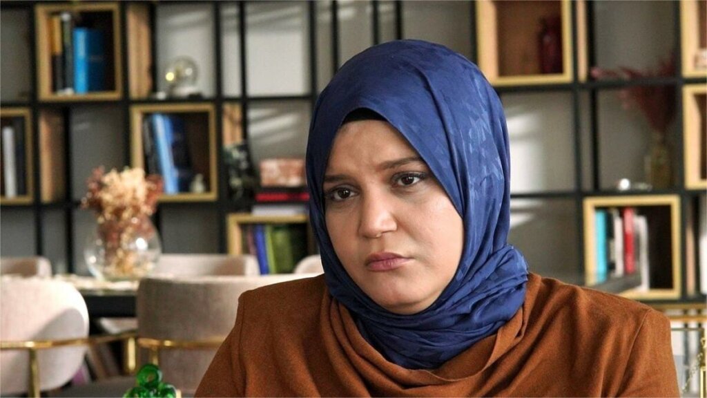 Скандал с наркотиками, болезнь, критика за роль Ниляй: тяжелый путь к славе Фейзы Дживелек