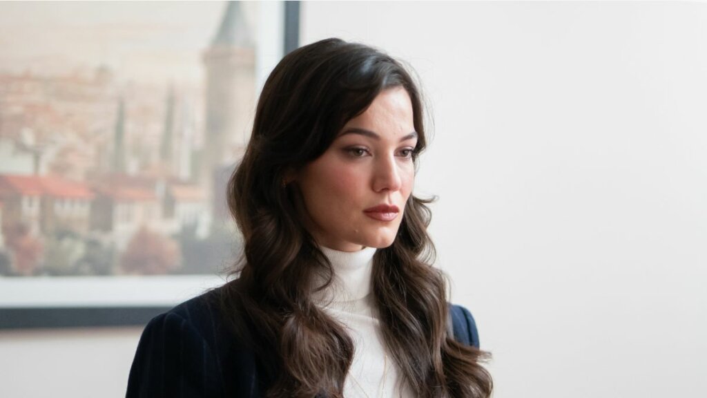 Турецкая актриса Пынар Дениз впервые показала новорожденного сына