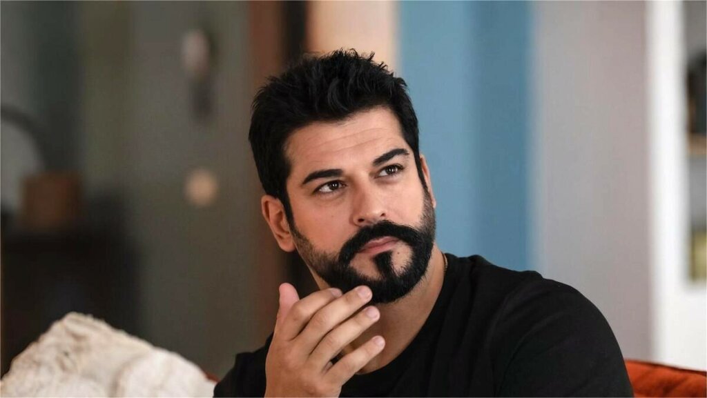 Турецкий актер Бурак Озчивит приедет в Астрахань