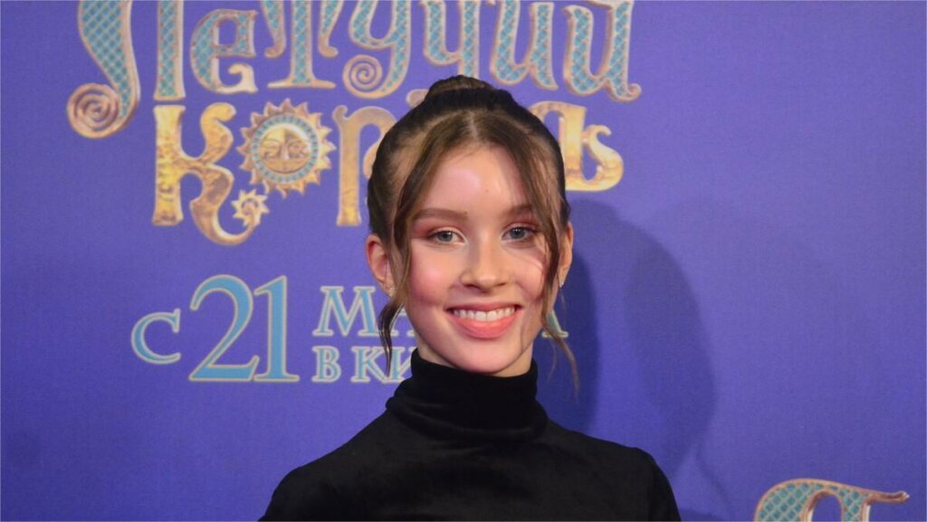 Анна Пересильд высказалась о любовной связи отца Алексея Учителя с мамой Юлей Пересильд