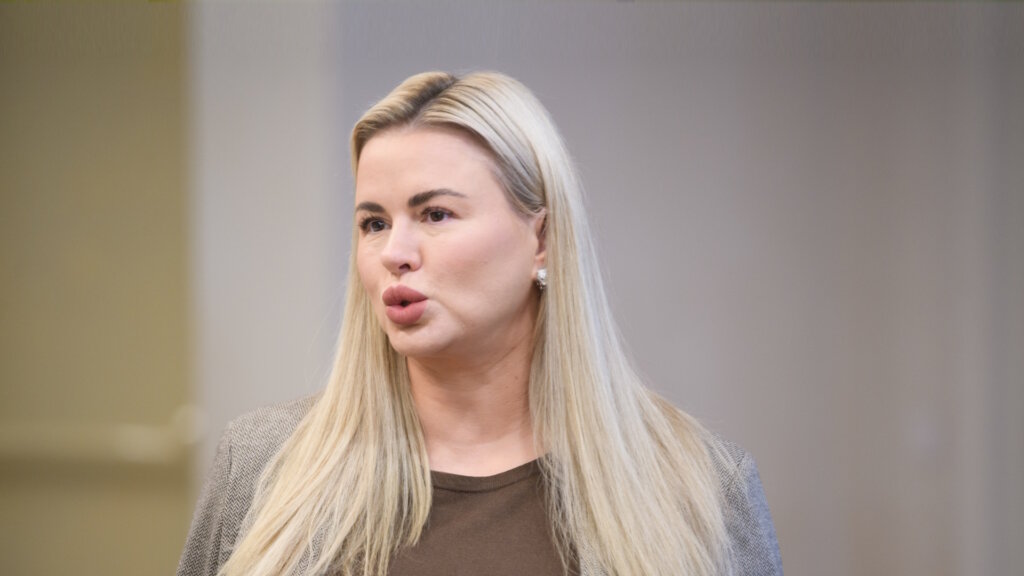 Нищая Анна Семенович столкнулась с голодом: раскрыла правду