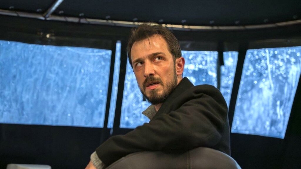 Конец главы: Описание 113 серии турецкого сериала «Клюквенный щербет»