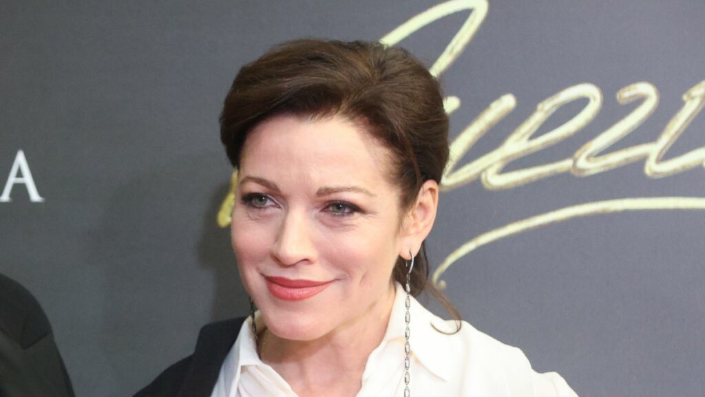 55-летняя Алена Хмельницкая высказалась об усыновлении детей