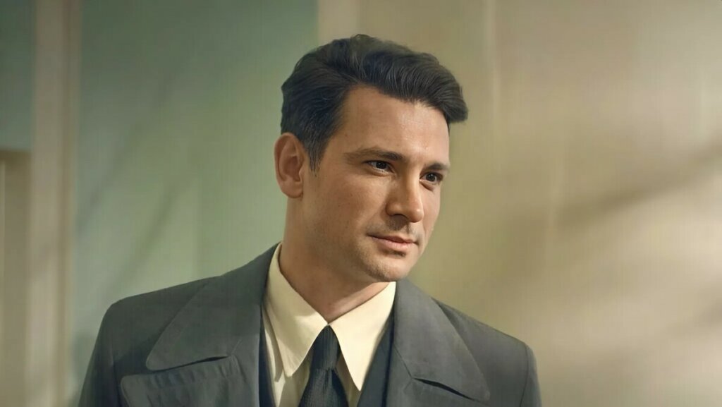 «Если женщины меня возненавидят — это успех»: Антон Хабаров о своем герое из «В парке Чаир»