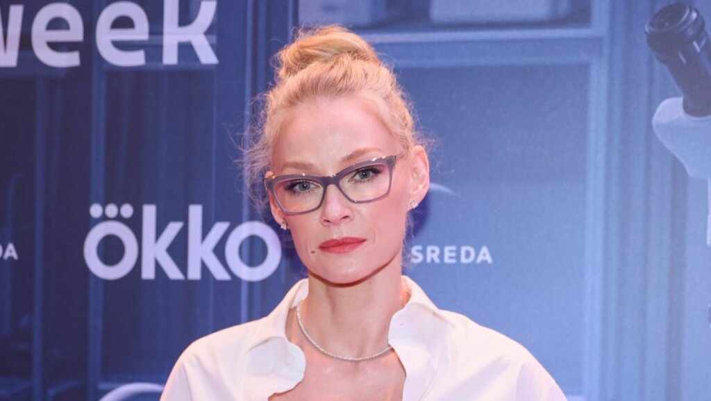 Светлана Ходченкова купила маме домик в деревне