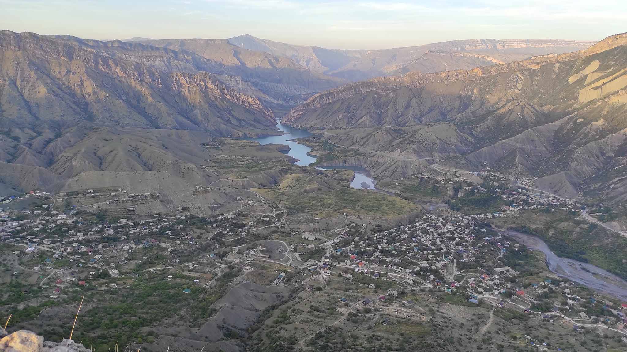 Башня андалал дагестан. Цекоб село. Дагестанские пирамиды. Найти в дагестане. Заброшенное село в дагестане в горах гамсуль музей.