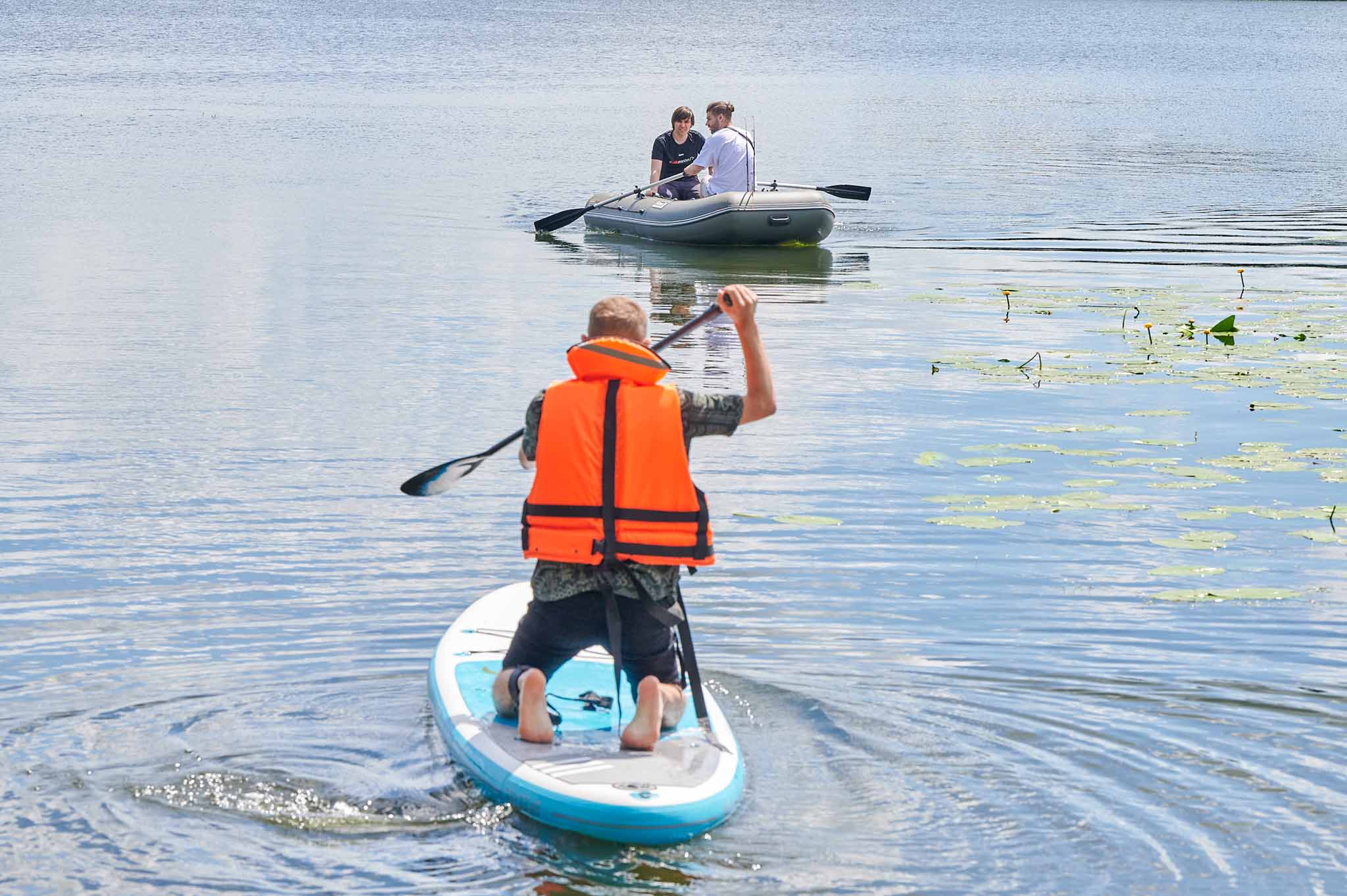 люди на сапах