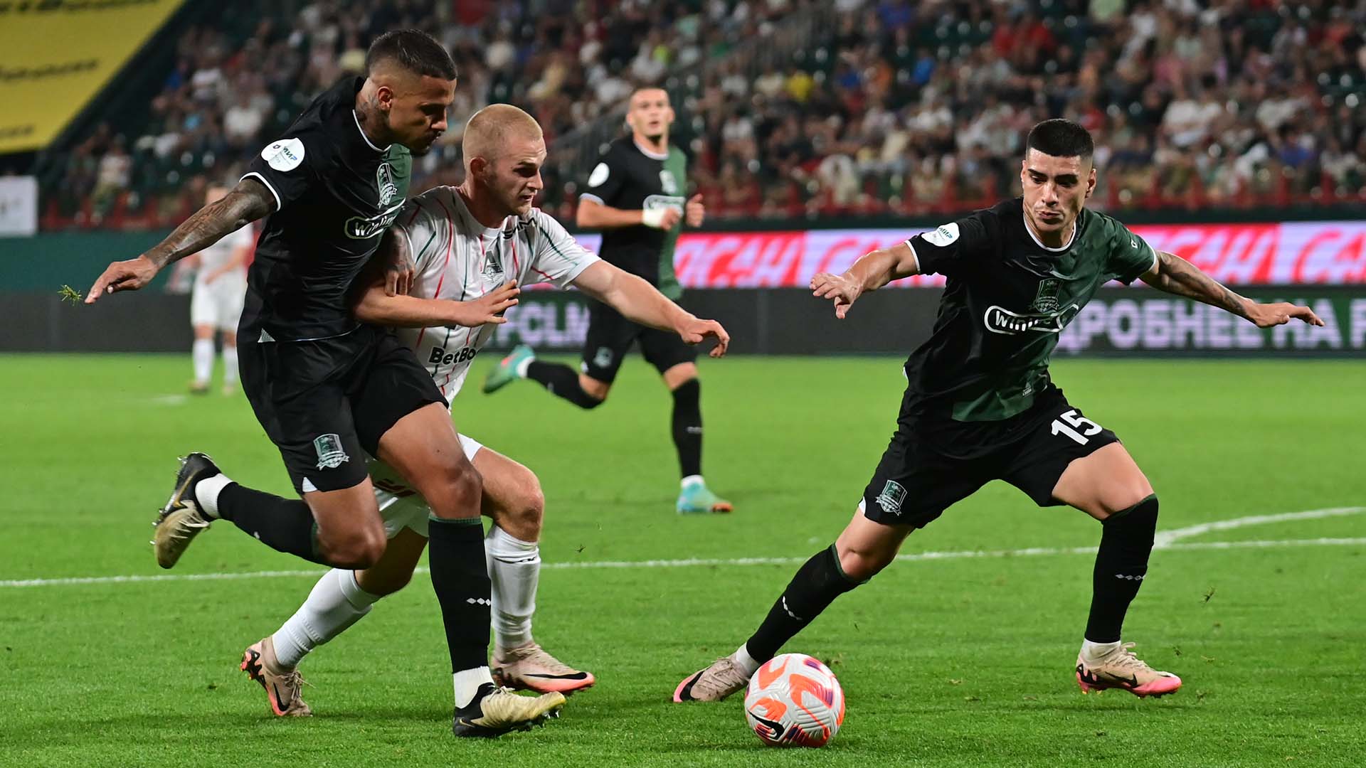 ФК «Локомотив Москва» — ФК «Краснодар». Фото: globallookpress.com/Pavel Kashaev