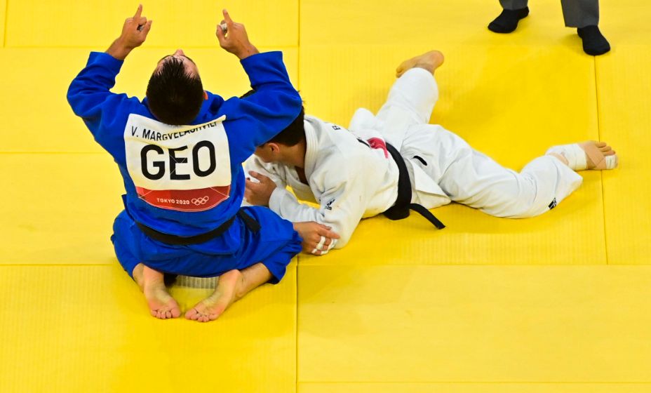 Важа Маргвелашвили после поединка вместе с товарищем по сборной решил прогулять по Токио. Теперь оба спортсмена отстранены. Фото: Global Look Press