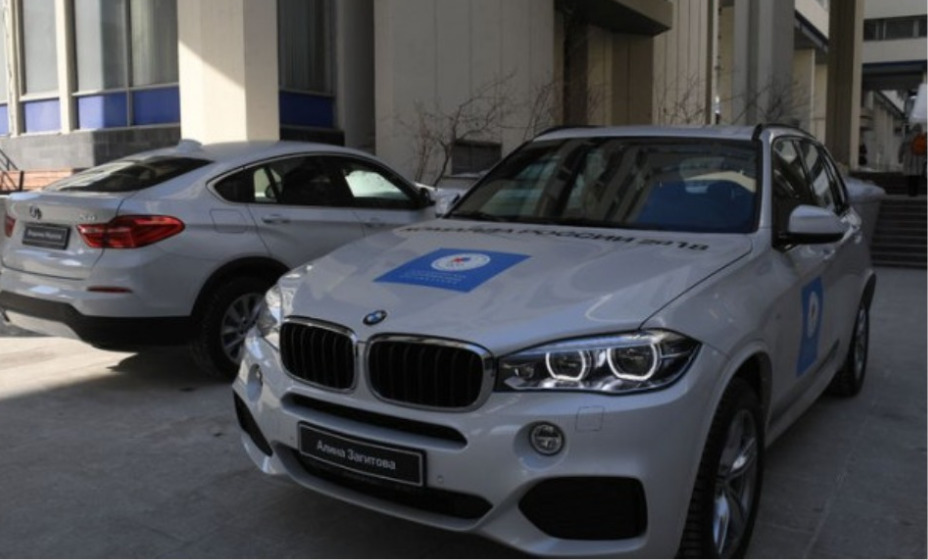Олимпийским чемпионам и призерам Игр в Токио вручили машины BMW. Фото: Autostat