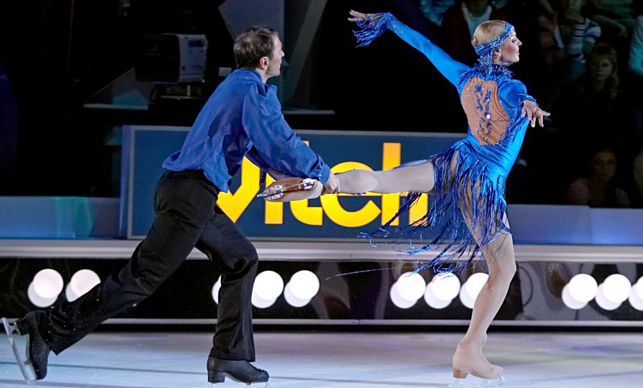 В одном из сезонов шоу «Ледниковый период» Антон Сихарулидзе катался в паре с балериной Анастасией Волочковой. Фото: ТАСС