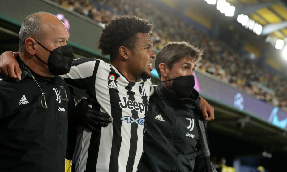 Уэстон Маккени, футбол