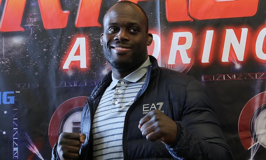 Манхуф устроил грабителям взбучку. Фото: Global Look Press