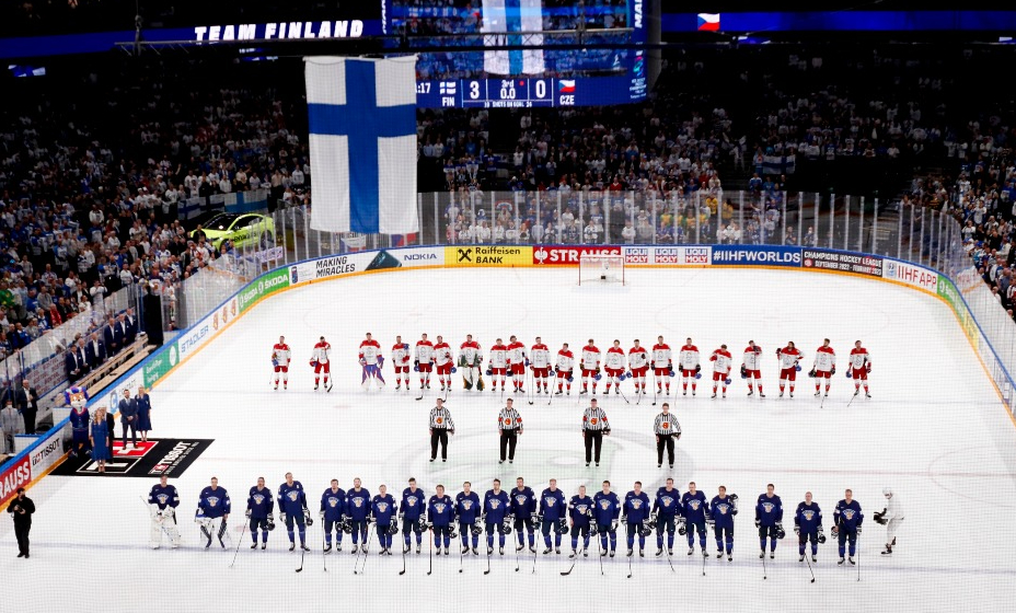 Финские хоккеисты вышли в четвертьфинал домашнего ЧМ-2022.
Фото: Global Look Press
