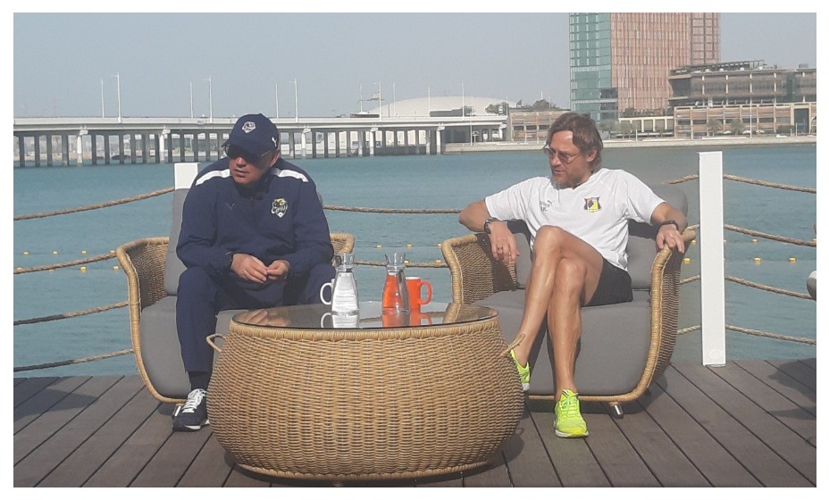 Курбан Бердыев и Валерий Карпин не смогли обыграть Абаскаля в ОАЭ. Фото: Андрей Вдовин, КП