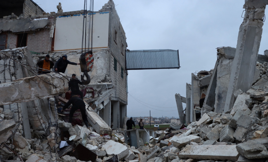 В Турции разбирают завалы после самого большого землятресения за последние сто лет. Фото: Reuters 