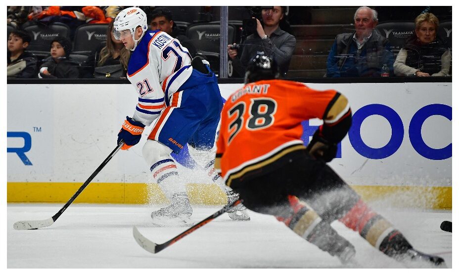 Клим Костин, хоккей