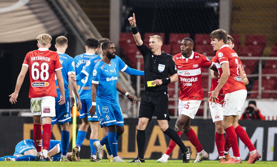 Арбитр Иванов допустил две результативные ошибки в столичном дерби.
Фото: ФК 