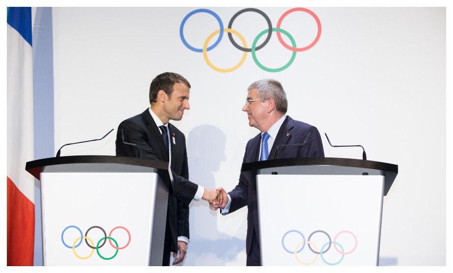 Бах и Макрон провели встречу в Париже. Фото: Global Look Press