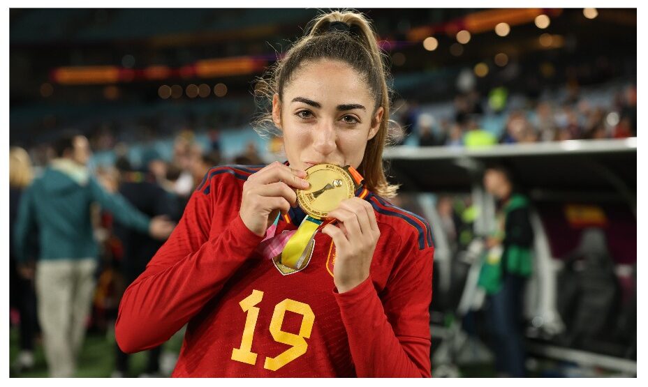 Ольга Кармона, футбол