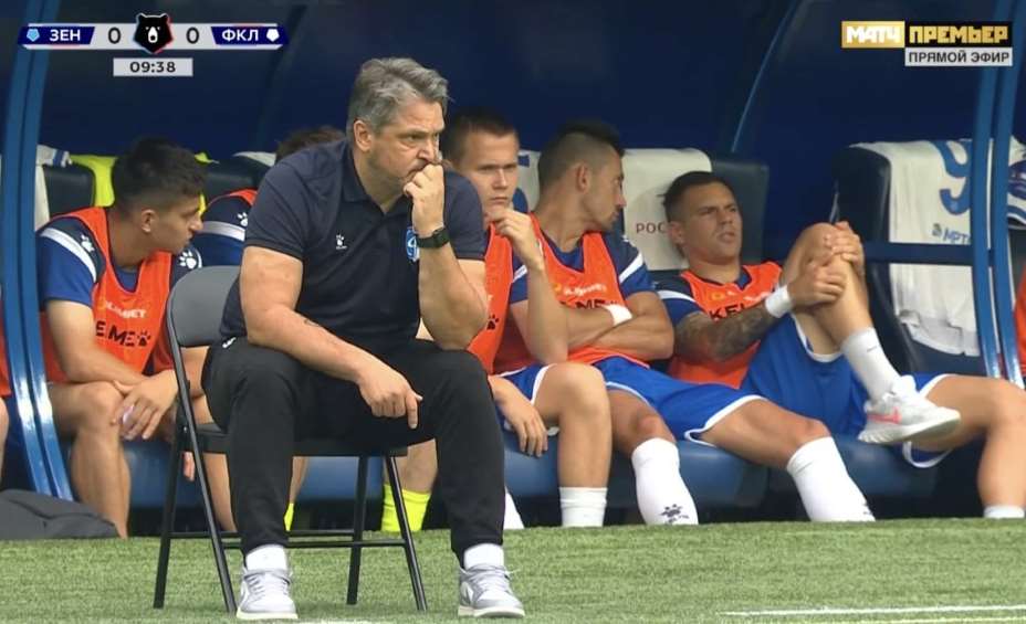 Вадим Евсеев был отправлен в отставку после неудачного старта «Факела». Фото: Скриншот трансляции «Матч! Премьер»