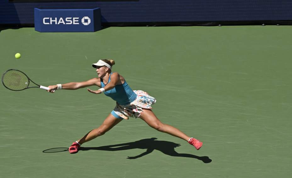 Россиянка Мирра Андреева осталась без соперницы по финалу выставочного турнира во Франции, так как украинка испугалась играть. Фото: Global Look Press 